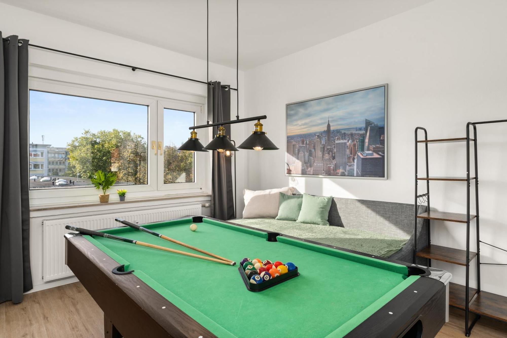 Homely-Apartment Manhattanart, Zentral, Parkplatz, Billard,Ps4, Dart, Balkon Bielefeld Ngoại thất bức ảnh
